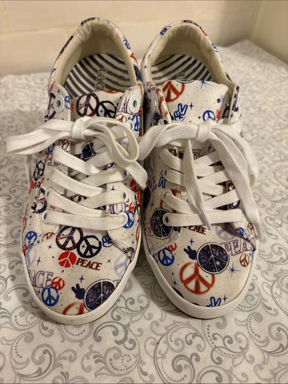 Taos Sneakers - Peace - Picture 1 of 11